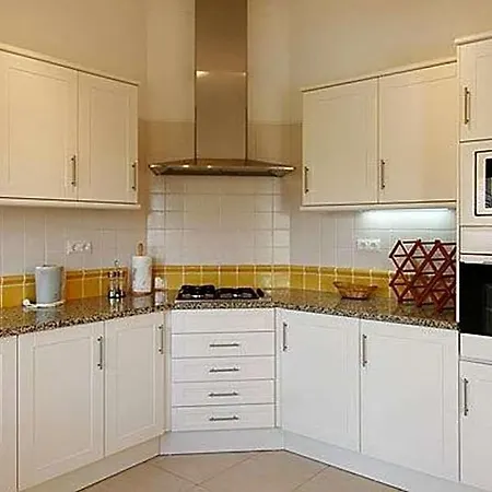 Apartment Carvoeiro Sleeps 4 Air Con Wifi *